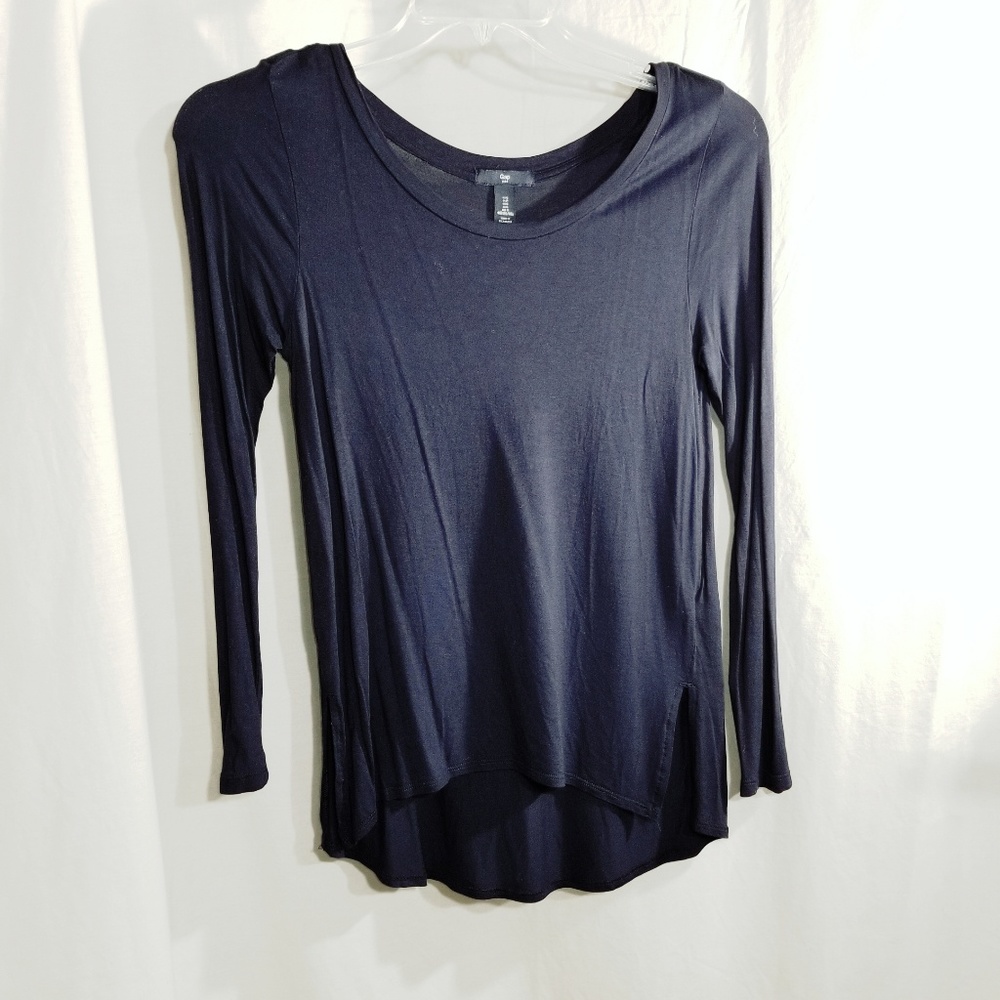 Gap outlet longsleeve navy highlow tshirt